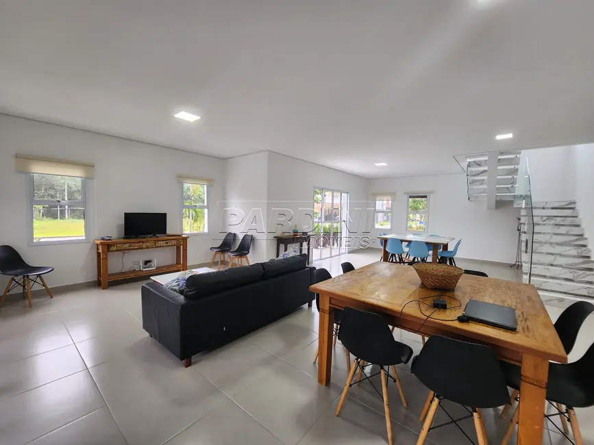 Foto 4 de Casa com 5 quartos à venda, 205m2 em Ubatuba - SP