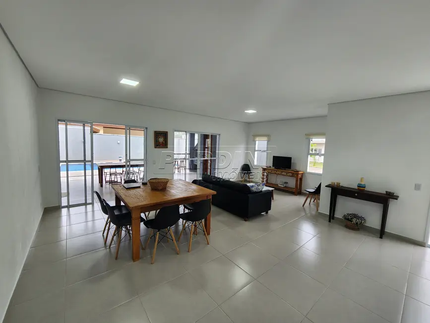 Foto 3 de Casa com 5 quartos à venda, 205m2 em Ubatuba - SP