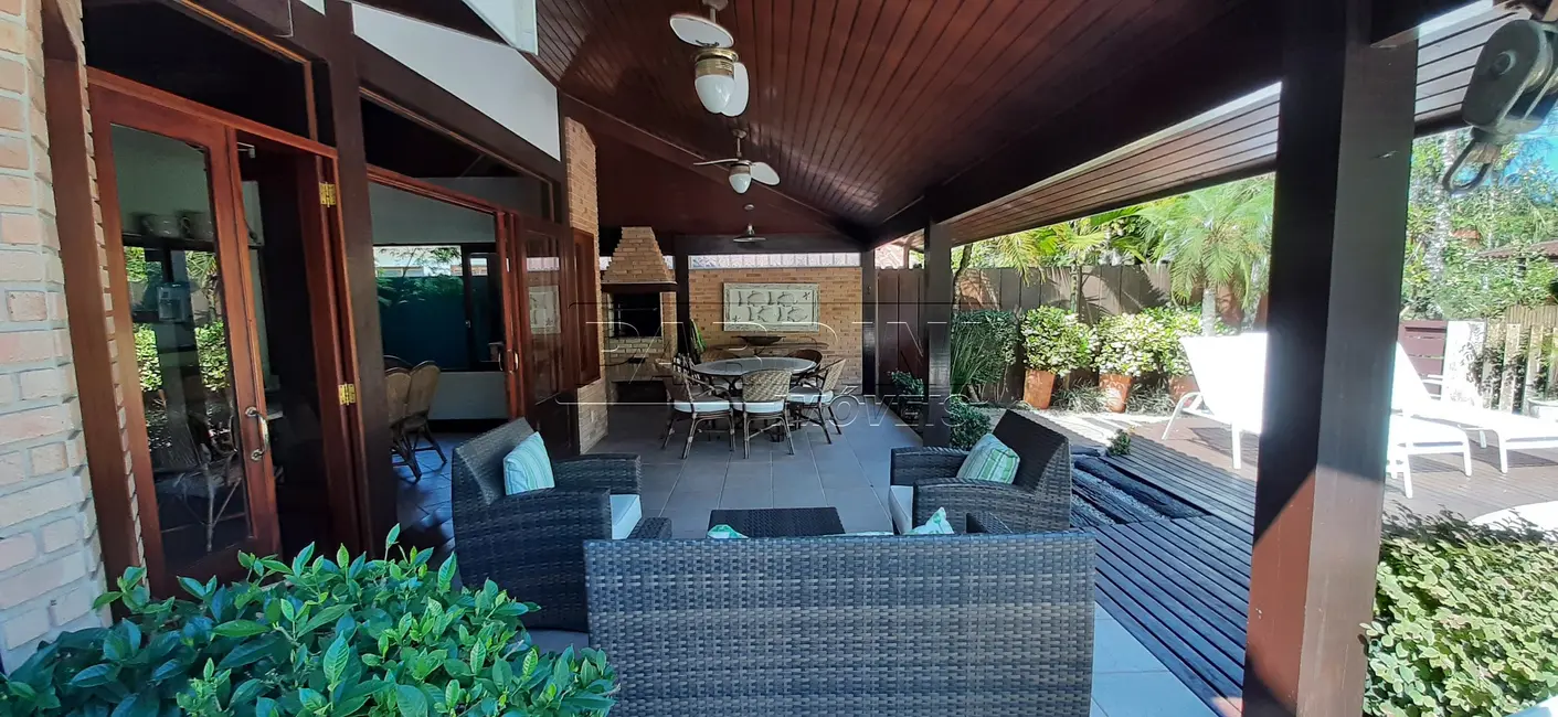 Foto 8 de Casa de Condomínio com 4 quartos à venda, 251m2 em Ubatuba - SP