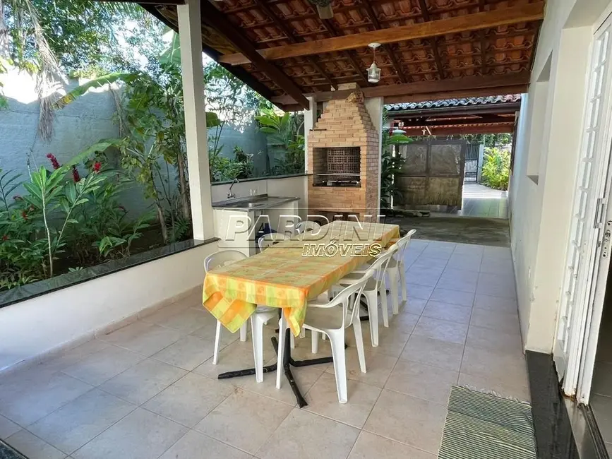 Foto 9 de Casa com 4 quartos à venda, 249m2 em Ubatuba - SP