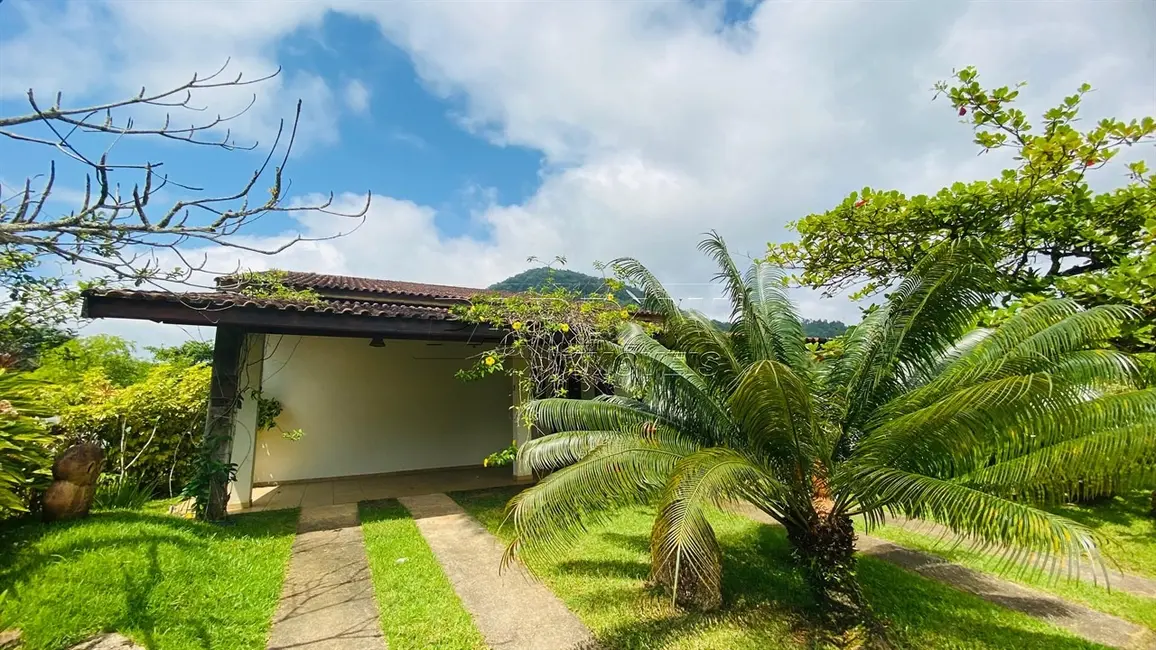 Casa de Condomínio com 3 quartos à venda, 300m2 em Ubatuba - SP - imagem 3 Foto 3 de Casa de Condomínio com 3 quartos à venda, 300m2 em Ubatuba - SP