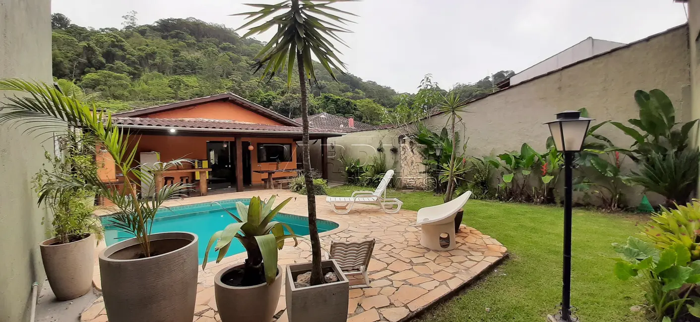 Foto 1 de Casa com 3 quartos à venda, 138m2 em Ubatuba - SP