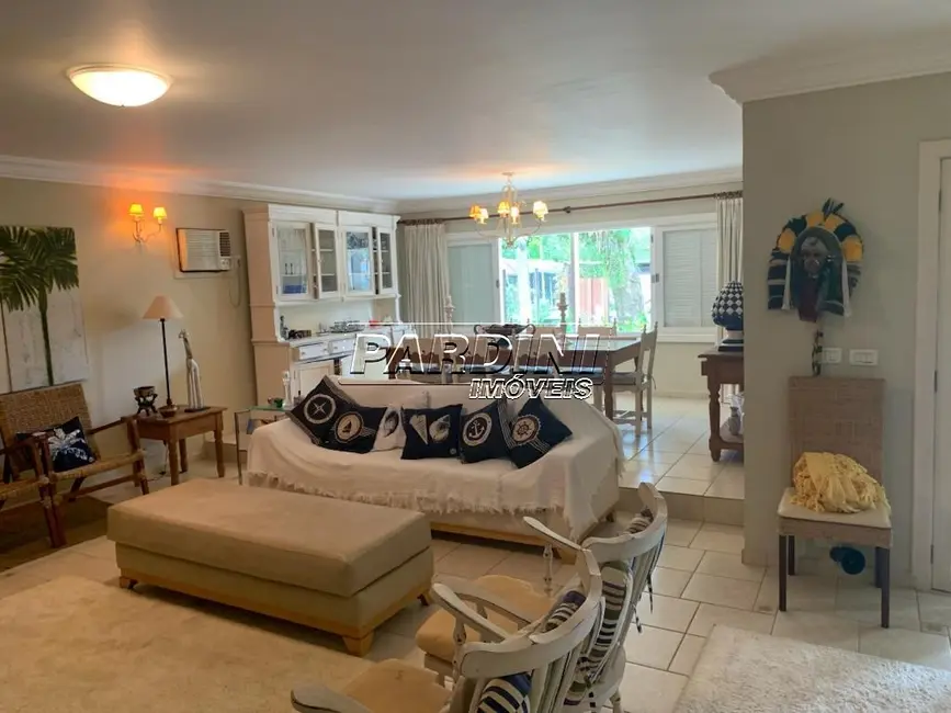 Foto 1 de Casa com 5 quartos à venda, 265m2 em Ubatuba - SP