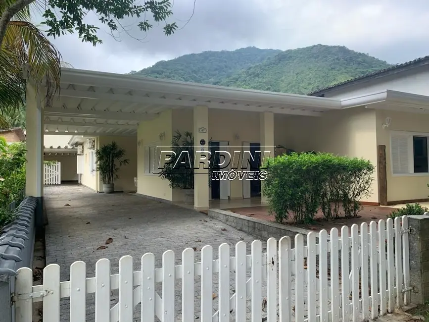 Foto 2 de Casa com 5 quartos à venda, 265m2 em Ubatuba - SP