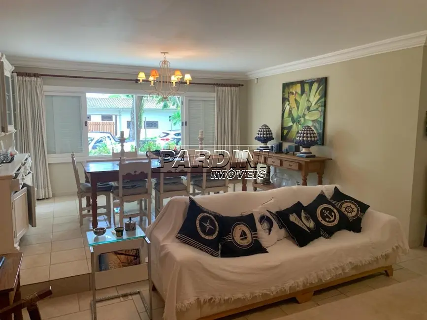 Foto 8 de Casa com 5 quartos à venda, 265m2 em Ubatuba - SP