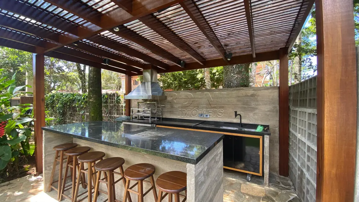 Foto 3 de Casa de Condomínio com 4 quartos à venda, 250m2 em Ubatuba - SP