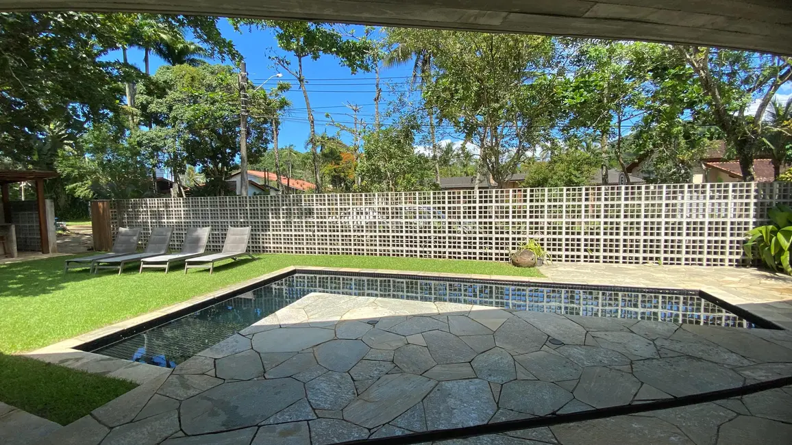 Foto 8 de Casa de Condomínio com 4 quartos à venda, 250m2 em Ubatuba - SP