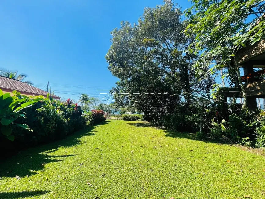 Foto 1 de Terreno / Lote à venda, 363m2 em Ubatuba - SP