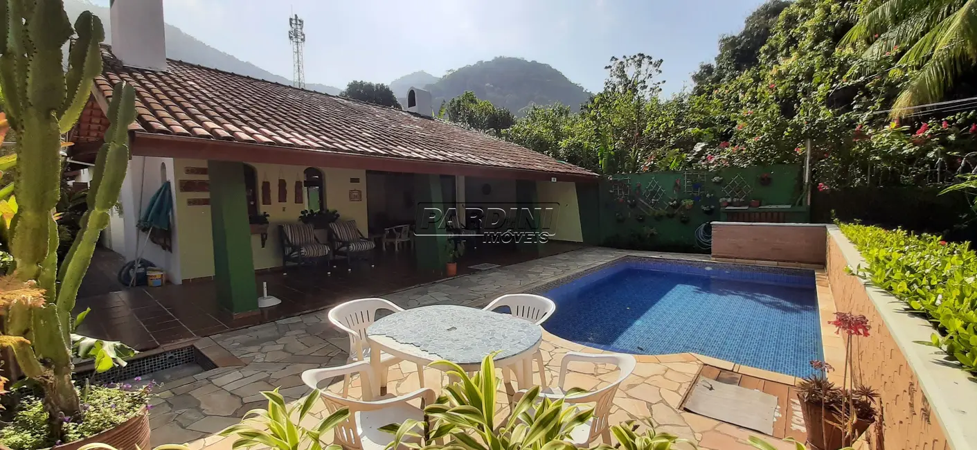 Foto 5 de Casa de Condomínio com 5 quartos à venda, 216m2 em Ubatuba - SP