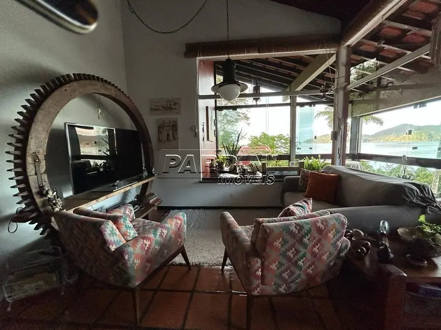 Foto 9 de Casa com 4 quartos à venda, 291m2 em Ubatuba - SP