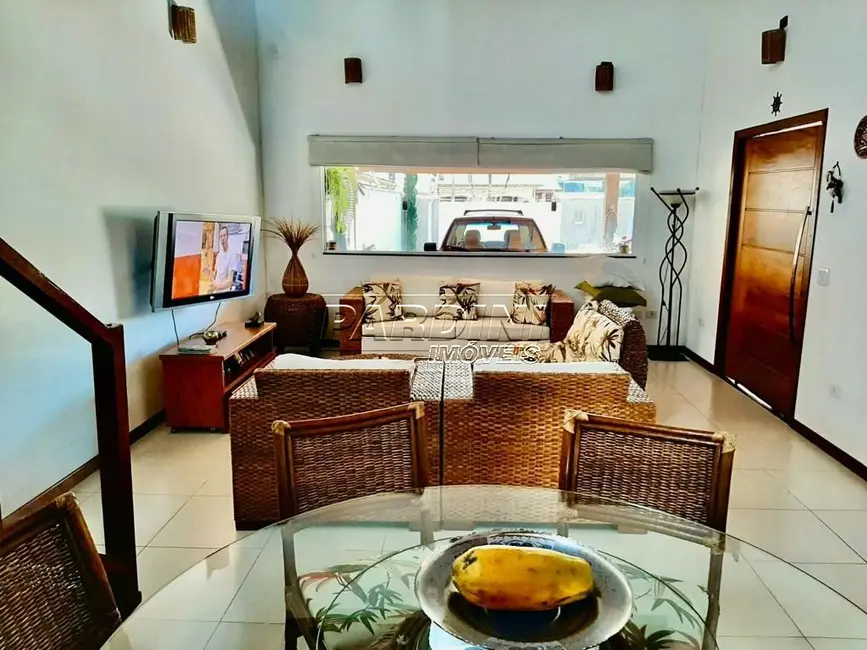 Foto 3 de Casa com 4 quartos à venda, 205m2 em Ubatuba - SP