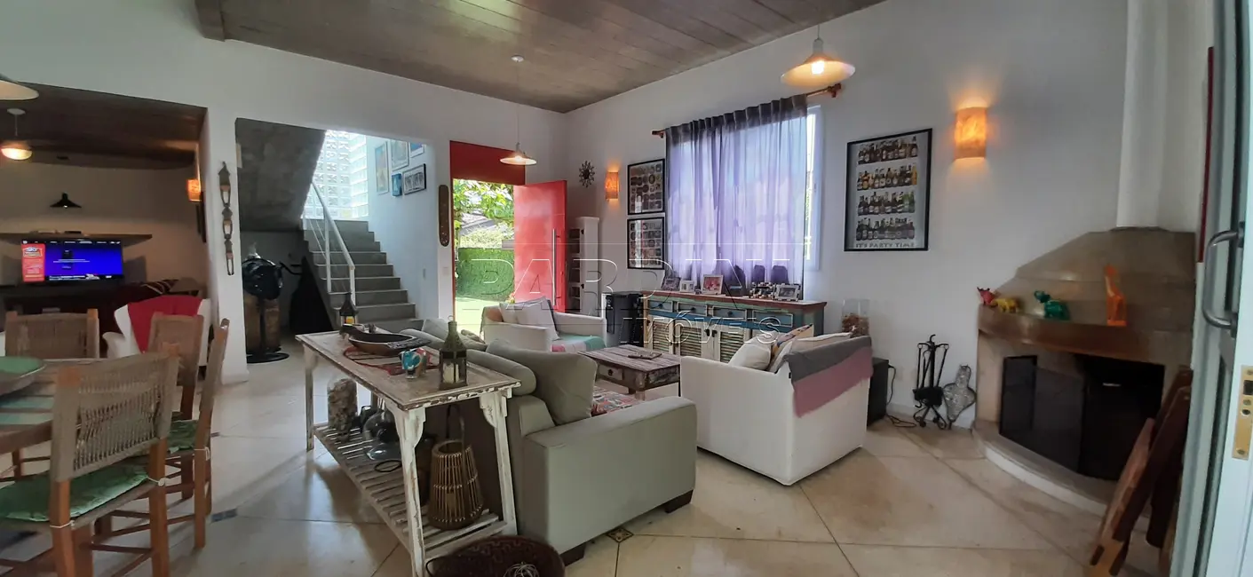 Foto 9 de Casa de Condomínio com 5 quartos à venda, 263m2 em Ubatuba - SP