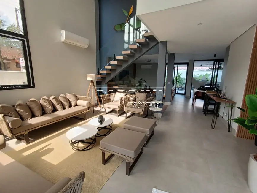 Foto 2 de Casa de Condomínio com 5 quartos à venda, 330m2 em Ubatuba - SP