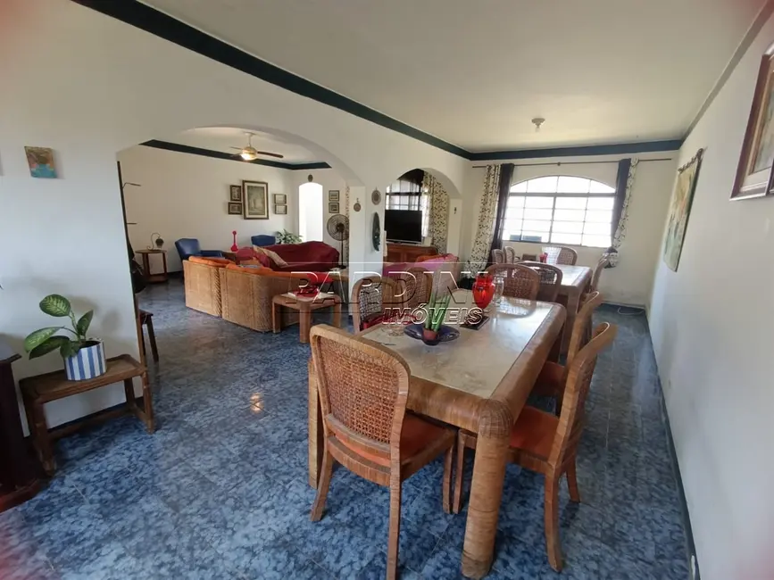 Foto 6 de Casa com 6 quartos à venda, 275m2 em Ubatuba - SP