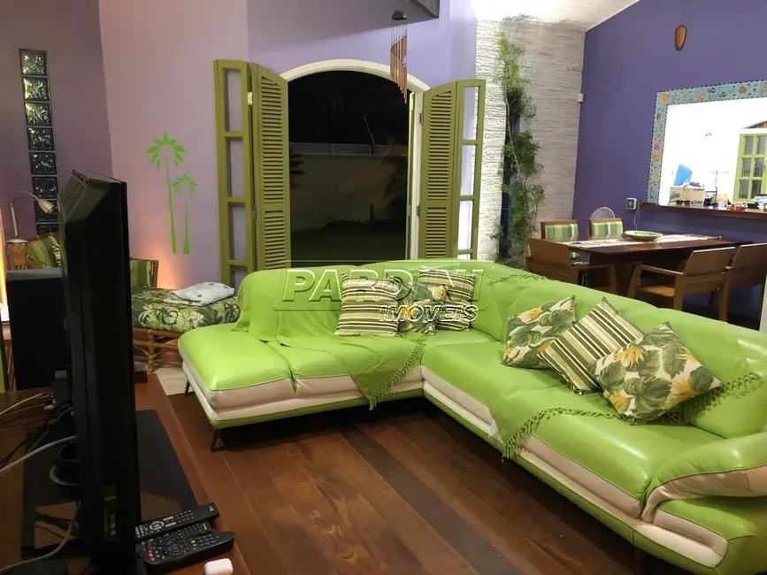 Foto 2 de Casa com 3 quartos à venda, 206m2 em Ubatuba - SP