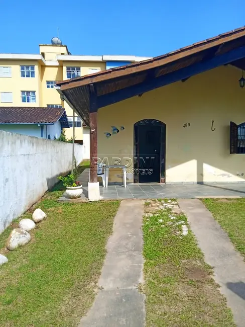 Foto 2 de Casa com 3 quartos à venda, 157m2 em Ubatuba - SP