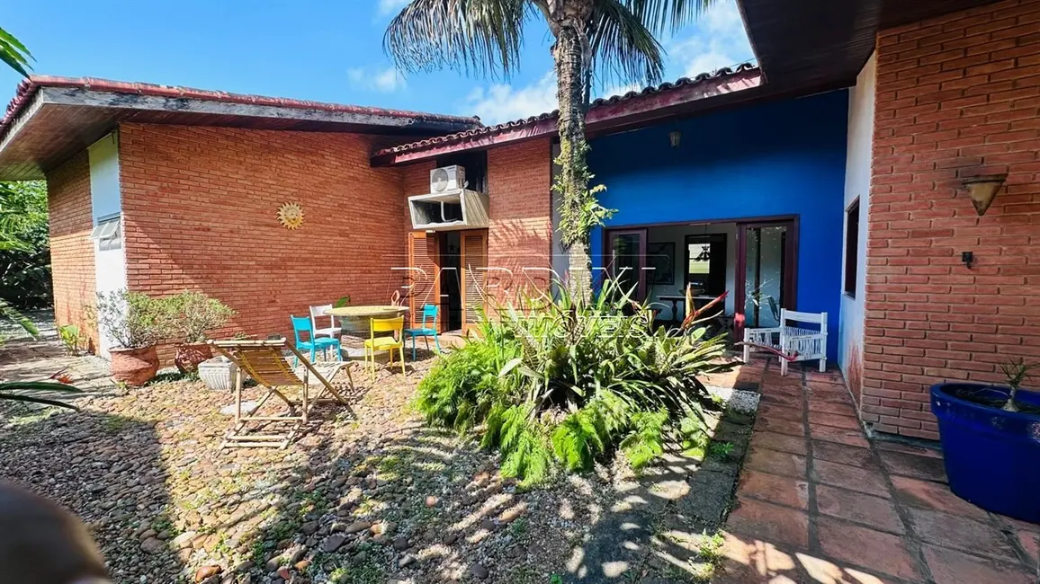 Foto 4 de Casa de Condomínio com 4 quartos à venda, 252m2 em Ubatuba - SP