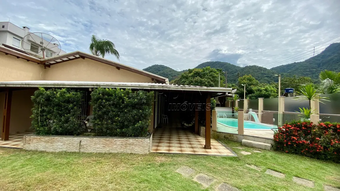 Foto 4 de Casa com 4 quartos à venda, 250m2 em Ubatuba - SP
