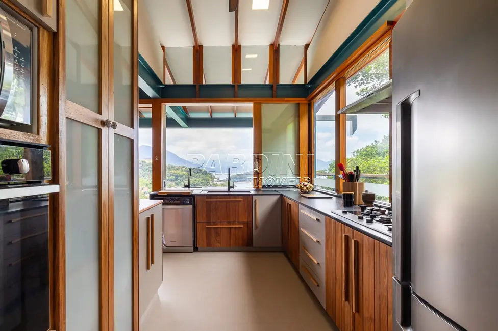 Foto 6 de Casa de Condomínio com 4 quartos à venda, 560m2 em Ubatuba - SP