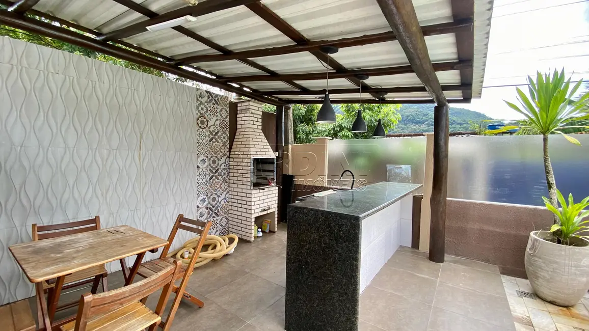 Foto 9 de Casa com 4 quartos à venda, 250m2 em Ubatuba - SP