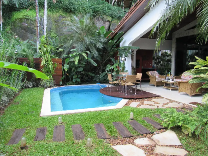 Foto 5 de Casa de Condomínio com 6 quartos à venda, 200m2 em Ubatuba - SP