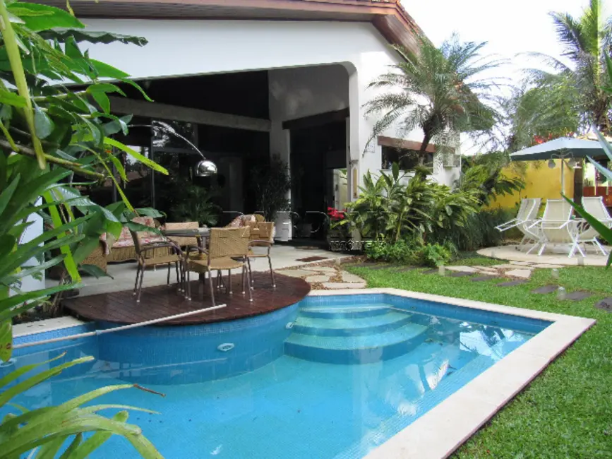 Foto 1 de Casa de Condomínio com 6 quartos à venda, 200m2 em Ubatuba - SP