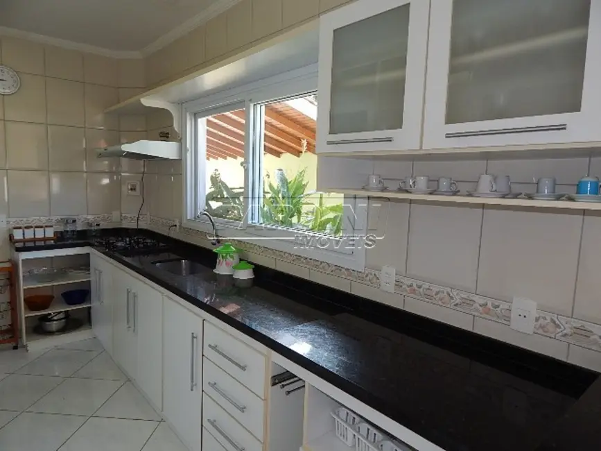 Foto 4 de Casa com 5 quartos à venda, 228m2 em Ubatuba - SP