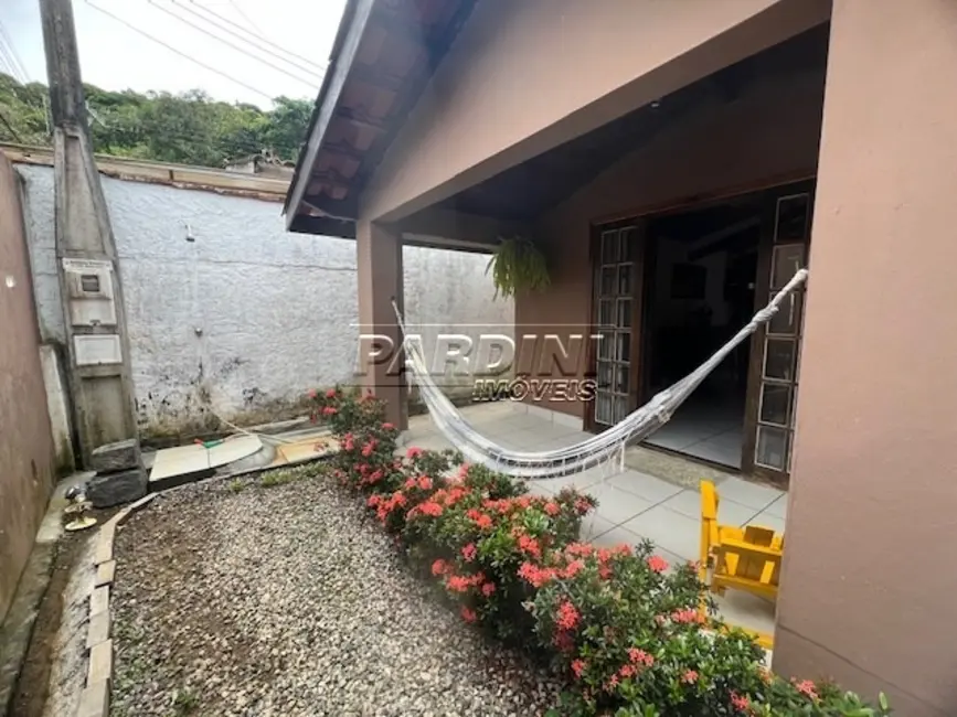Foto 4 de Casa com 3 quartos à venda, 99m2 em Ubatuba - SP