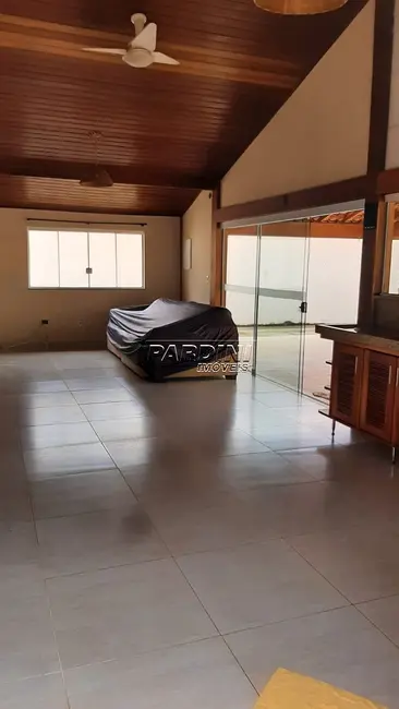 Casa com 4 quartos para alugar, 249m2 em Ubatuba - SP - imagem 4 Foto 4 de Casa com 4 quartos para alugar, 249m2 em Ubatuba - SP