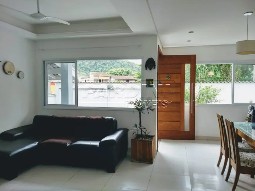 Foto 2 de Casa com 6 quartos à venda, 205m2 em Ubatuba - SP