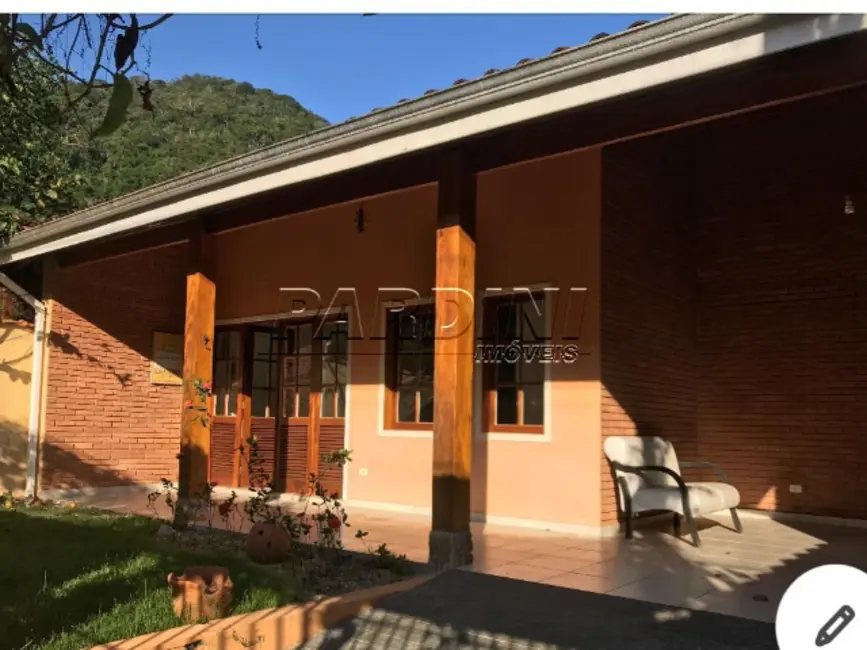 Foto 2 de Casa com 4 quartos à venda, 111m2 em Ubatuba - SP
