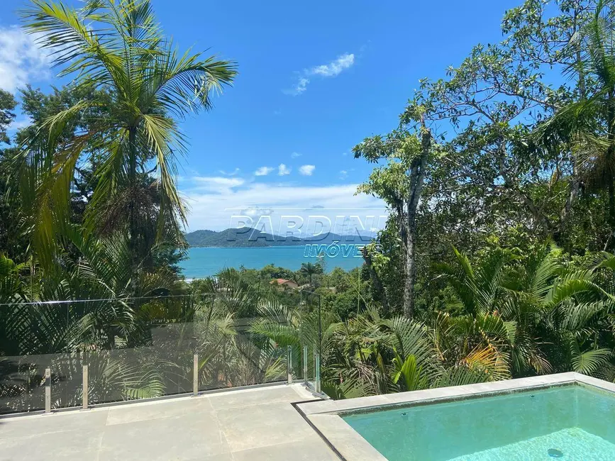Foto 1 de Casa de Condomínio com 3 quartos à venda em Ubatuba - SP