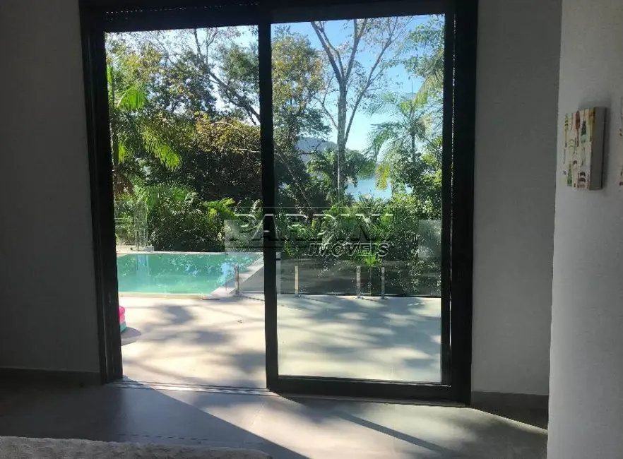 Foto 5 de Casa de Condomínio com 3 quartos à venda em Ubatuba - SP