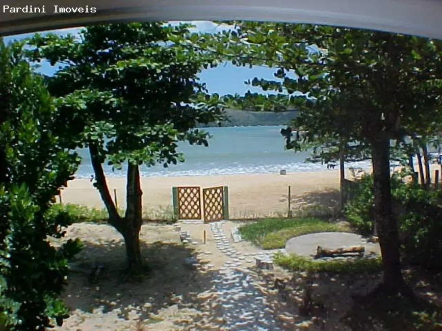 Foto 1 de Casa com 9 quartos à venda em Ubatuba - SP