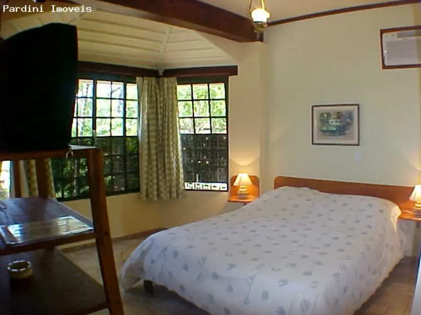 Foto 8 de Casa com 9 quartos à venda em Ubatuba - SP