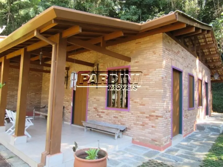 Foto 1 de Casa de Condomínio com 5 quartos à venda, 208m2 em Ubatuba - SP