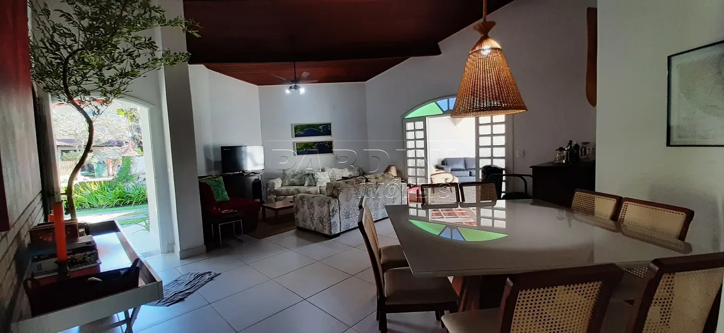 Foto 1 de Casa de Condomínio com 4 quartos à venda, 180m2 em Ubatuba - SP