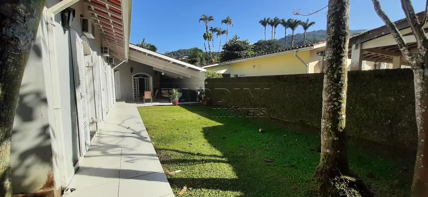 Foto 3 de Casa de Condomínio com 4 quartos à venda, 180m2 em Ubatuba - SP