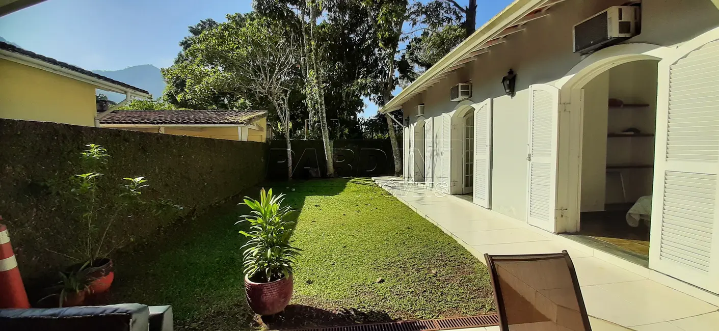 Foto 5 de Casa de Condomínio com 4 quartos à venda, 180m2 em Ubatuba - SP