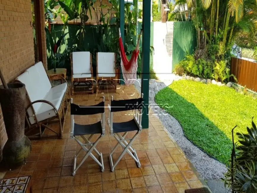 Foto 1 de Casa de Condomínio com 4 quartos à venda, 133m2 em Ubatuba - SP