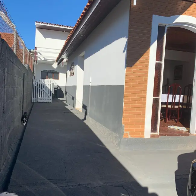 Foto 3 de Casa com 7 quartos à venda, 197m2 em Campos Do Jordao - SP