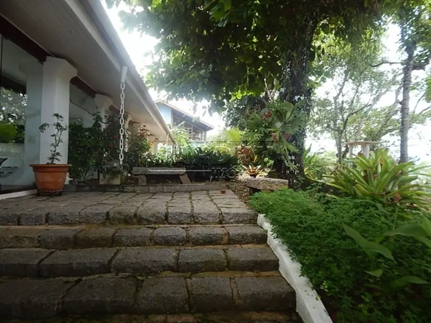 Foto 2 de Casa de Condomínio com 5 quartos à venda, 200m2 em Ubatuba - SP