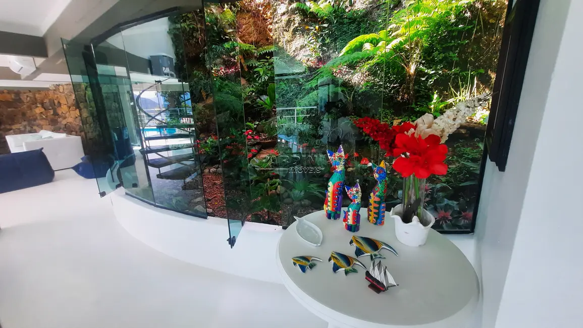 Foto 9 de Casa de Condomínio com 4 quartos à venda, 450m2 em Ubatuba - SP