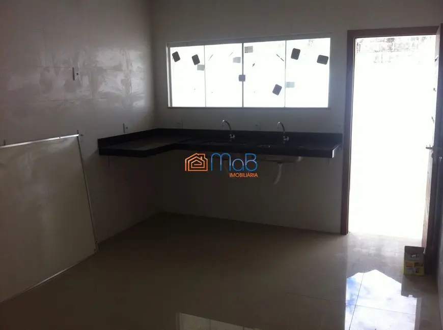 Apartamento com 3 quartos à venda, 161m2 em São Marcos, Macae - RJ - imagem 8 Foto 8 de Apartamento com 3 quartos à venda, 161m2 em São Marcos, Macae - RJ