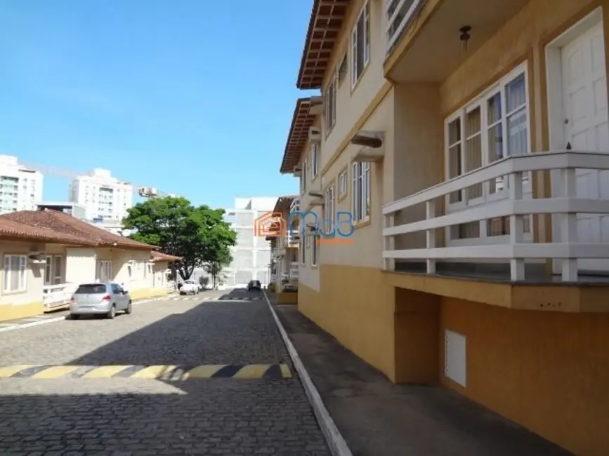 Foto 2 de Apartamento com 3 quartos à venda, 77m2 em Glória, Macae - RJ
