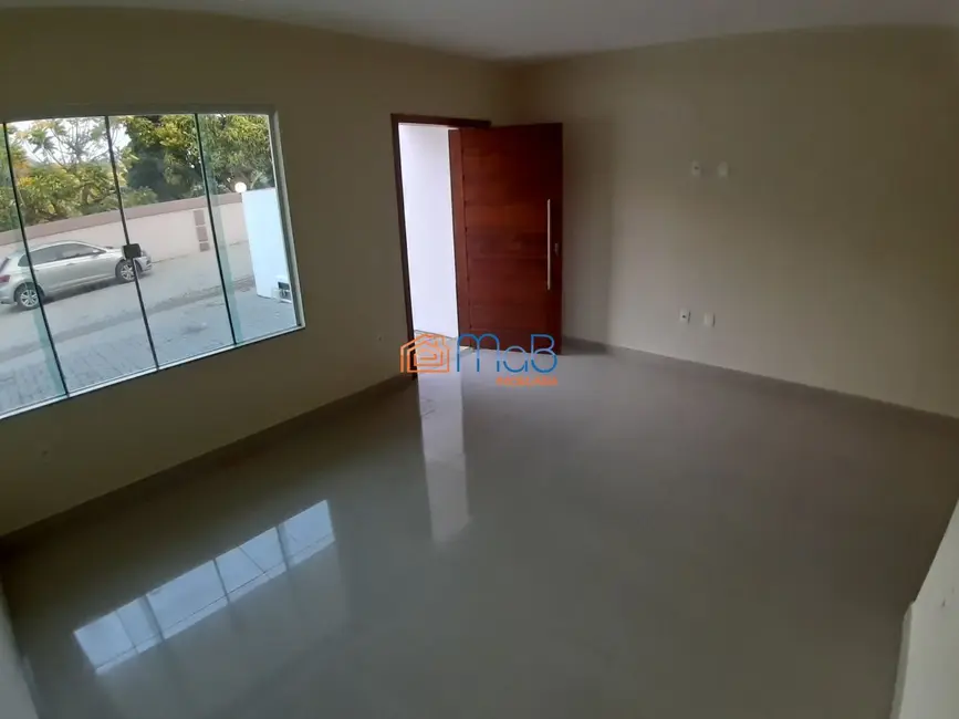 Casa de Condomínio com 3 quartos à venda, 115m2 em Granja dos Cavaleiros, Macae - RJ - imagem 3 Foto 3 de Casa de Condomínio com 3 quartos à venda, 115m2 em Granja dos Cavaleiros, Macae - RJ