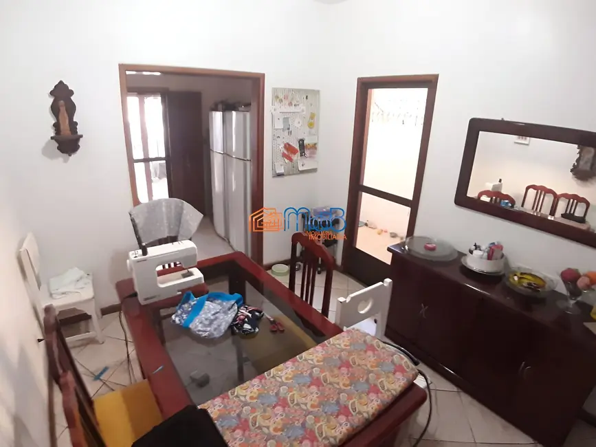 Casa com 3 quartos à venda, 244m2 em Centro, Macae - RJ - imagem 8 Foto 8 de Casa com 3 quartos à venda, 244m2 em Centro, Macae - RJ