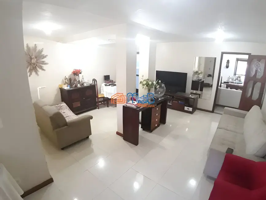 Casa com 3 quartos à venda, 244m2 em Centro, Macae - RJ - imagem 5 Foto 5 de Casa com 3 quartos à venda, 244m2 em Centro, Macae - RJ