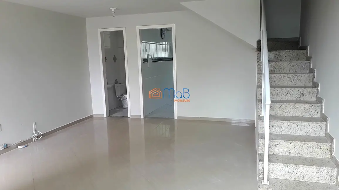 Casa com 3 quartos à venda, 164m2 em Jardim Vitória, Macae - RJ - imagem 5 Foto 5 de Casa com 3 quartos à venda, 164m2 em Jardim Vitória, Macae - RJ