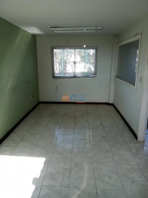 Armazém / Galpão com 14 quartos à venda, 850m2 em Granja dos Cavaleiros, Macae - RJ - imagem 9 Foto 9 de Armazém / Galpão com 14 quartos à venda, 850m2 em Granja dos Cavaleiros, Macae - RJ